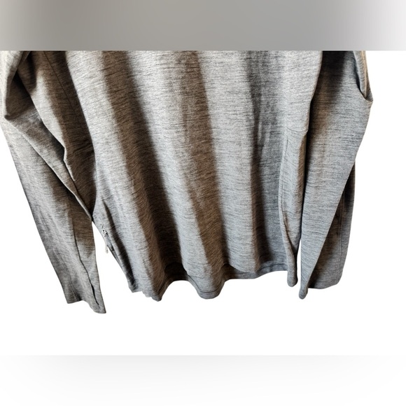 Lululemon Surge Warm Long Sleeve Shirt with thumb holes and zip pocket - Picture 8 of 11